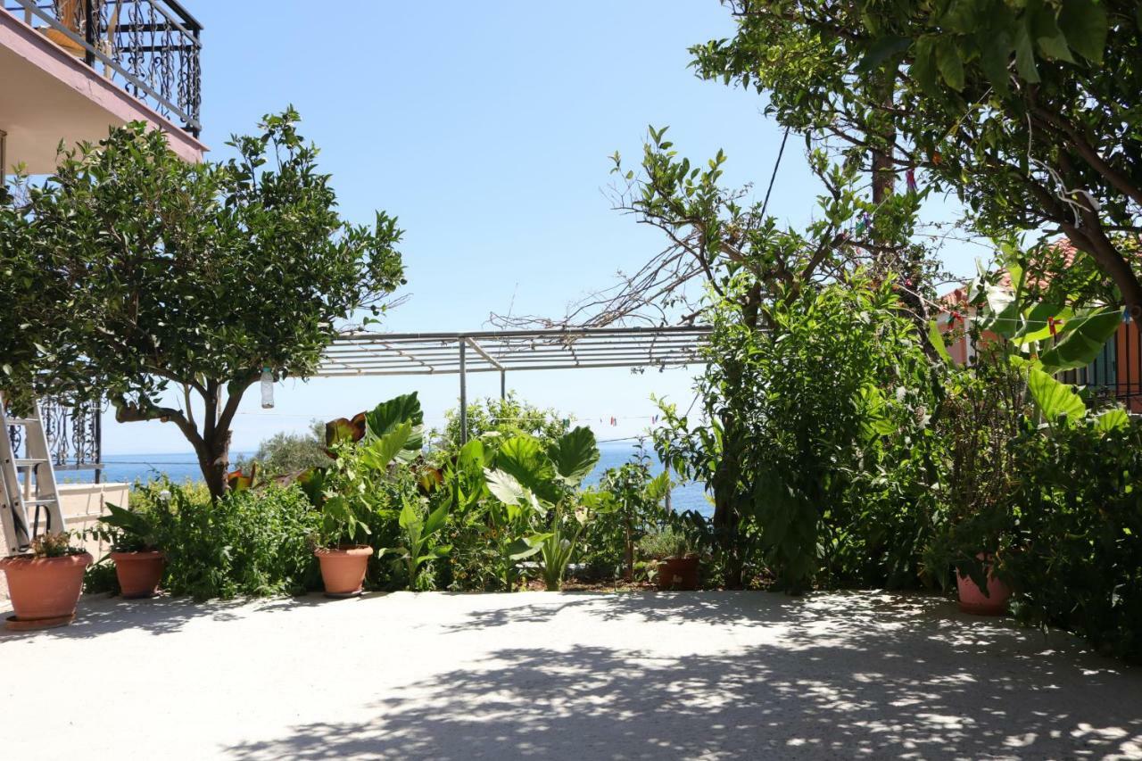 Hotel Michaela Poros  Esterno foto